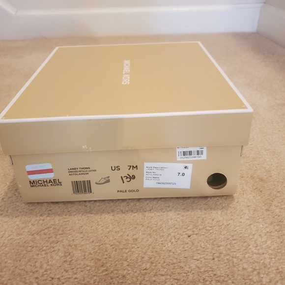 New Michael Kors Platform Sandal Storage Box - Picture 2 of 2